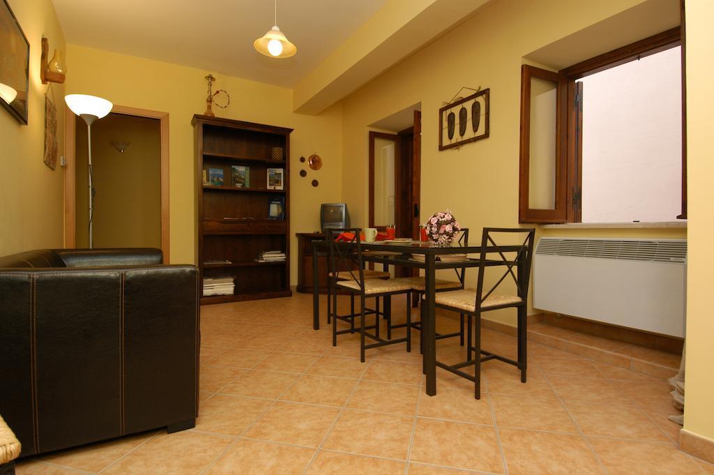 L'Antipapa Hotel Fondi Buitenkant foto